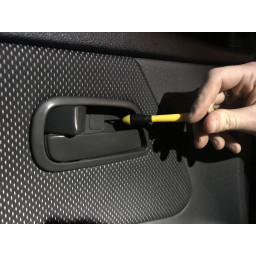Замена ручки внутренней автомобильной двери Kia Rio